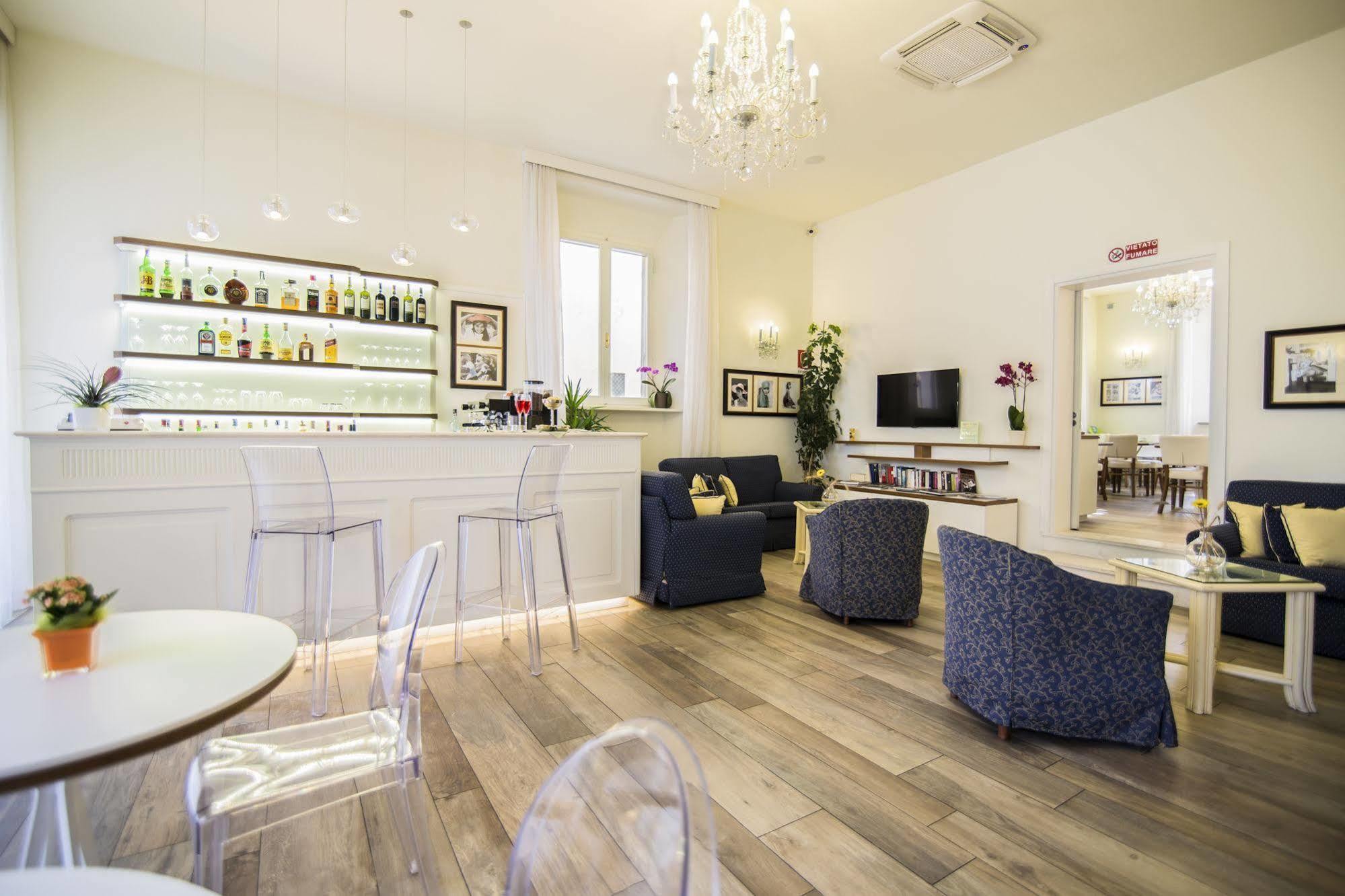 Hotel Italia 3*