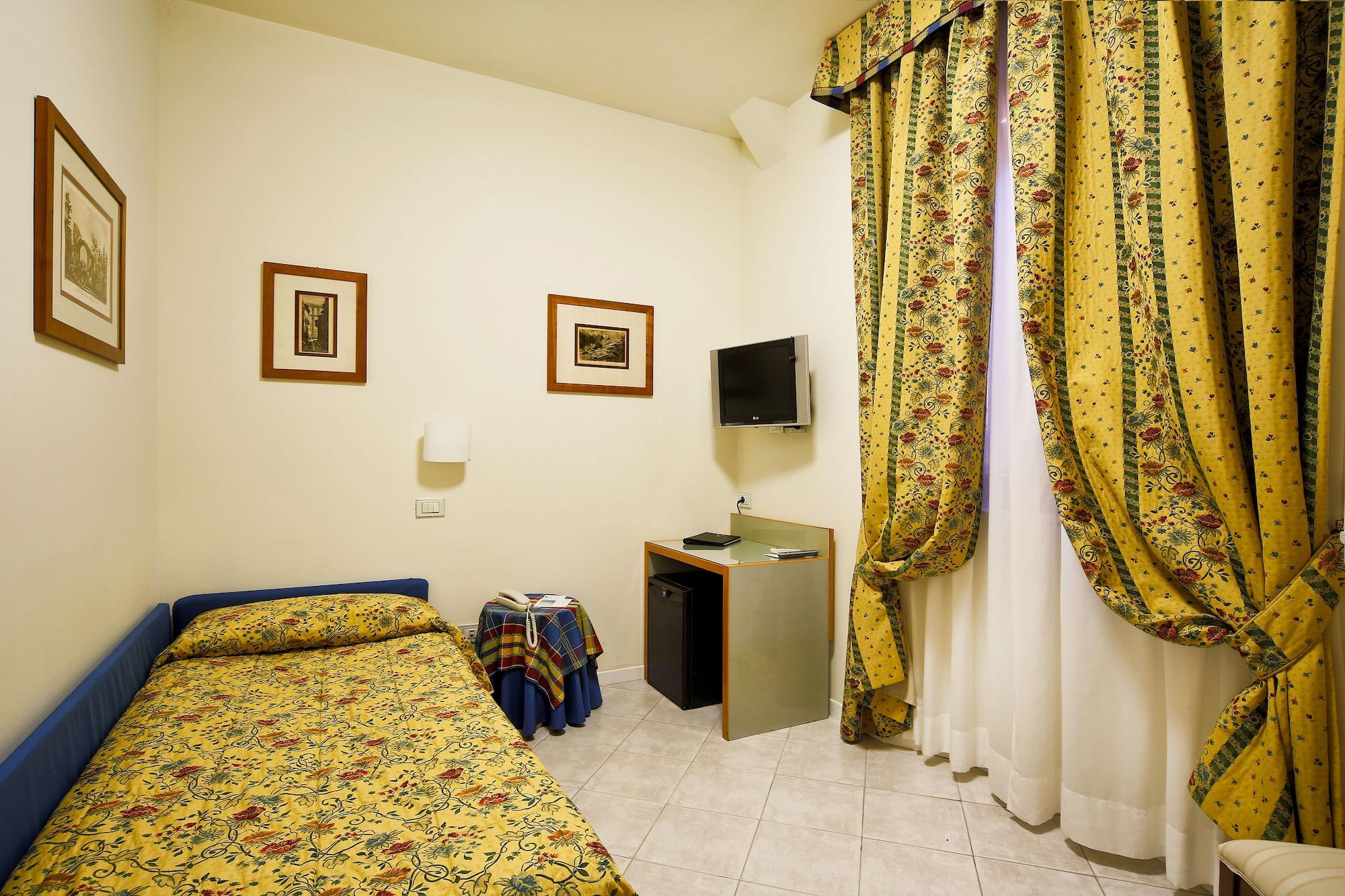 Hotel Italia 3*